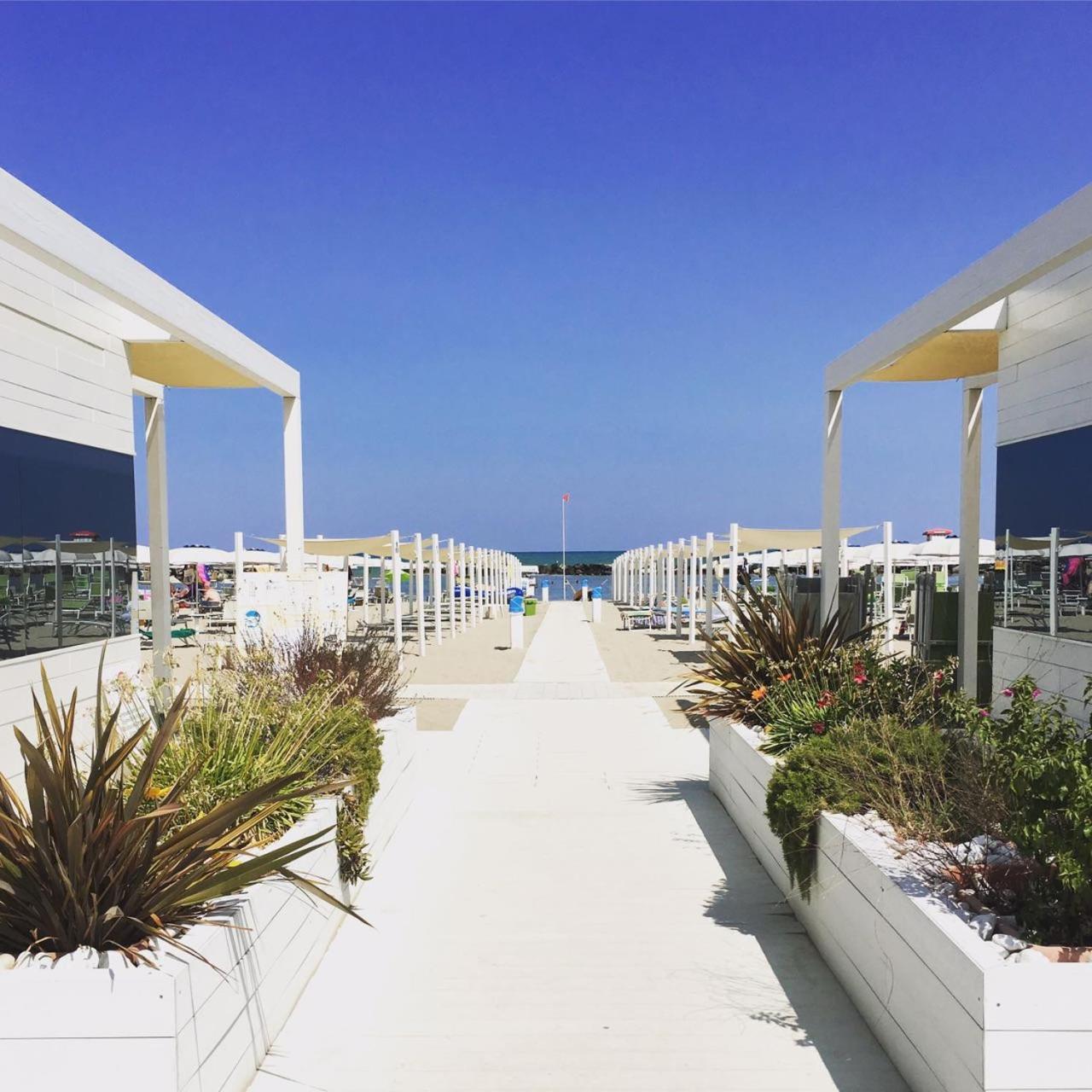Hotel Gabriella Rimini Exterior foto